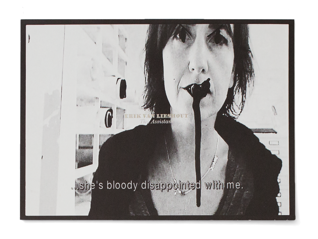 Carton d’invitation pour une exposition de Erik van Lieshout au CEC. L’image tirée de l’une des vidéos présentées.