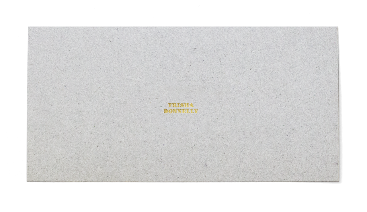 Premier carton d’invitation pour le Centre d’édition contemporaine Genève avec la ligne graphique basée sur la mise en page du catalogue l’«Effet papillon». En tant que Schönherwehrs.