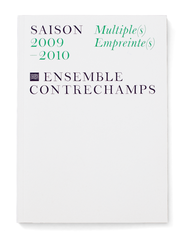 Programme de saison, toujours avec l’identité visuelle développée pour l’Ensemble en 2008, dont le dessin d’une police de caractère (droit et italique). En tant que Schönherwehrs.