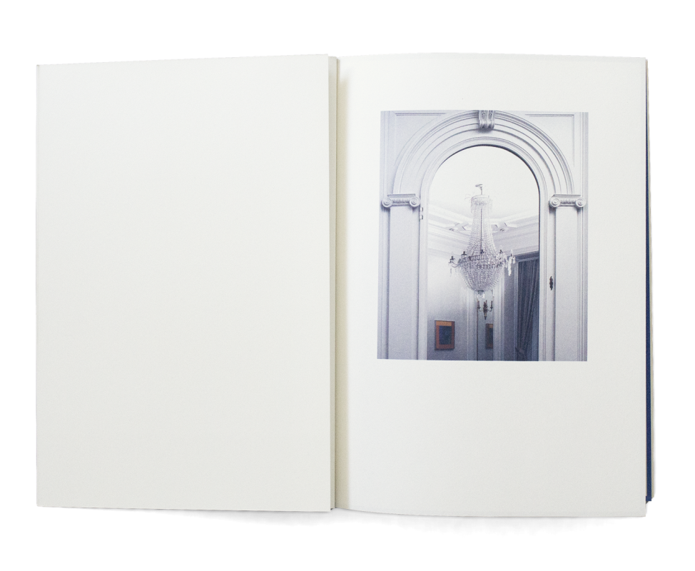 Catalogue accompagnant l’exposition «Naturellement abstrait, l'art contemporain suisse dans la collection Julius Baer» au Centre d’art contemporain, Genève. En tant que Schönherwehrs.