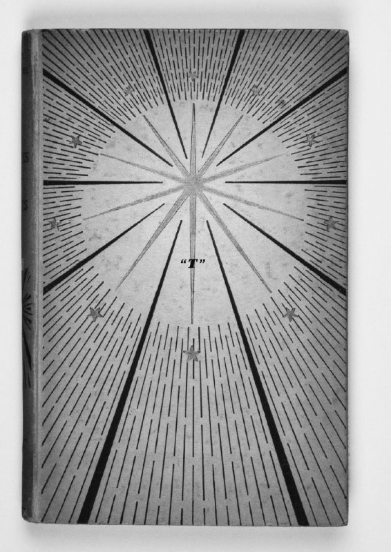 Carton d’invitation pour l’exposition collective «T. Quelques possibilités de textes», le recto reprend l’idée de la reproduction d'une édition comme visuel.