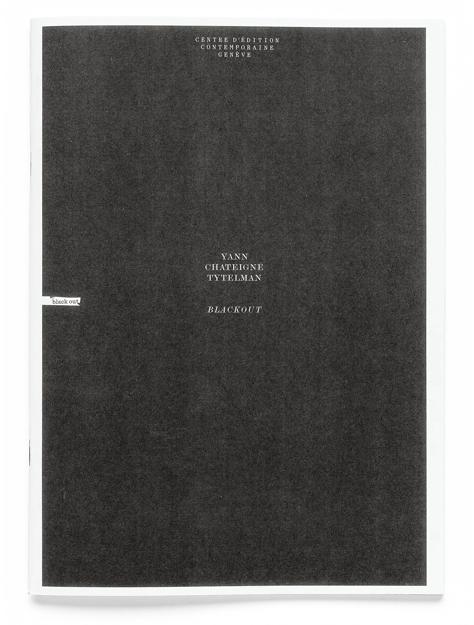 Collage sur la couverture du livre “Blackout” de Yann Chateigné Tytelman. Graphisme: Niels Wehrspann